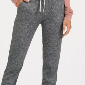 Performance Jogger in Heather Grey